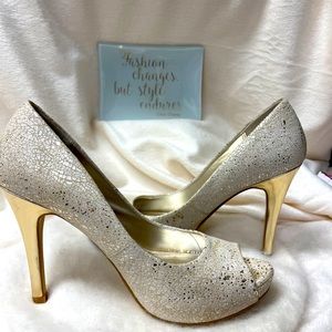 All that Glitters is Gold!! 👠 Sexy Platform Pumps